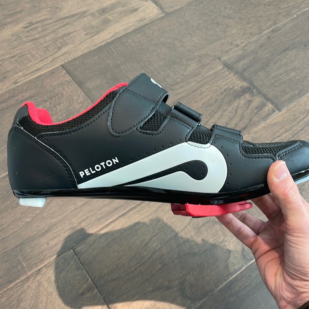 Peloton NWT cycling shoes in box